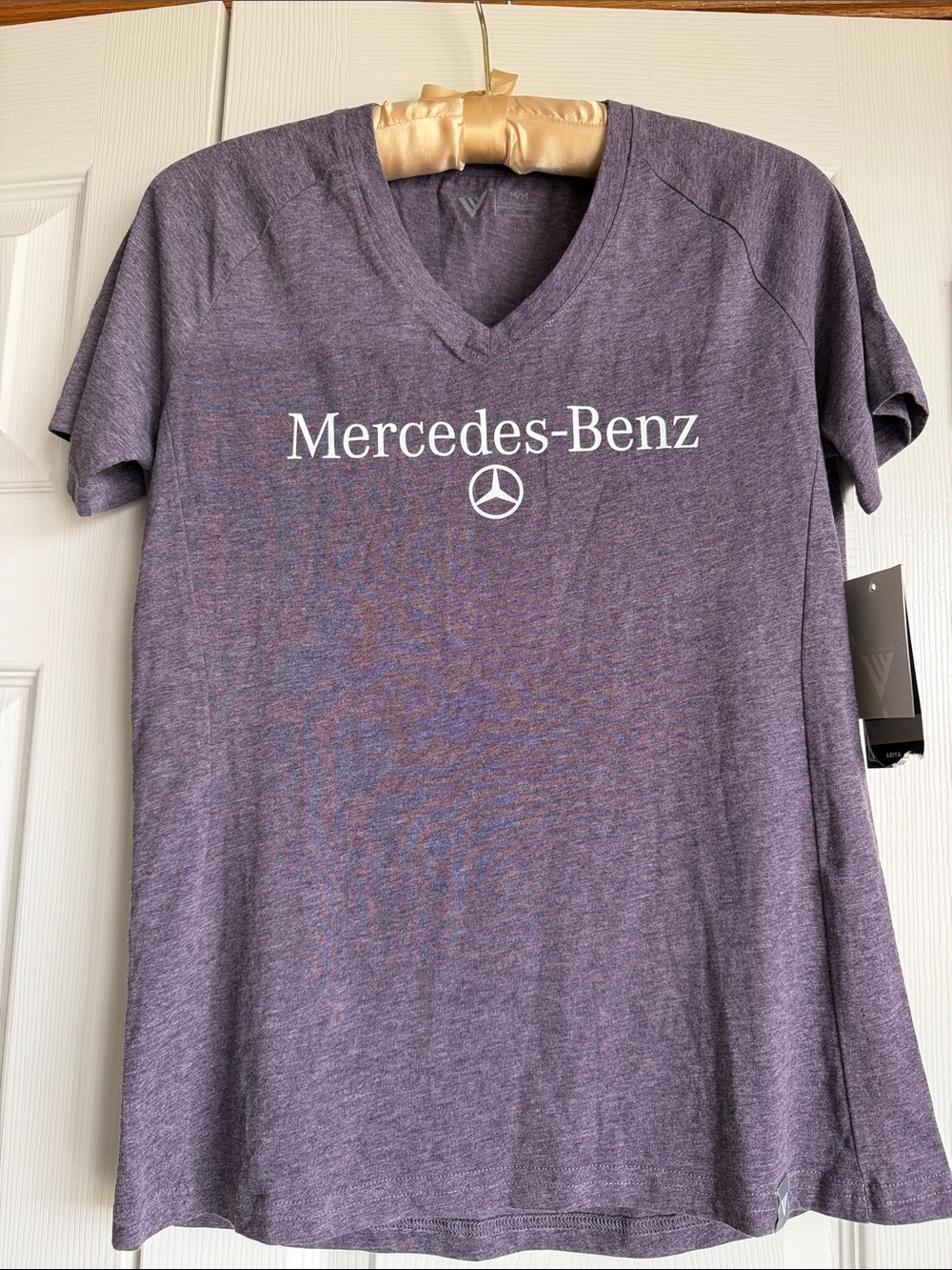 Mercedes-Benz V-Neck Logo Tee - Mint & Heather Purple M Med NWT - Picture 4 of 7